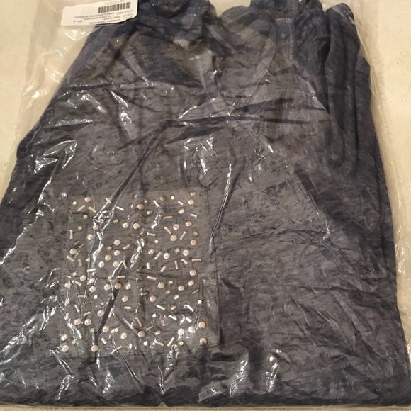 Cold Shoulder Tee - Picture 5 of 5